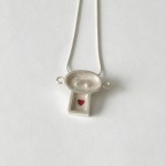 Necklace - Gentil robot is in love