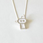 Necklace Gentil robot is a ghost