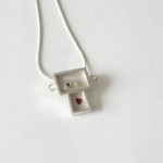Necklace sterling sivler Gentil robot with a red heart
