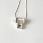 Necklace sterling sivler Gentil robot with a red heart