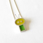 Necklace Gentil robot with antenna