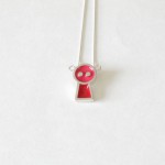 Necklace Gentil robot in raspberry and pink