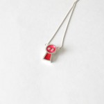 Necklace Gentil robot in raspberry and pink