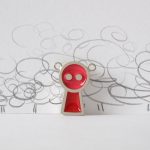 Gentil robot framboise et rouge, sterling silver and resin pendant, no.358b